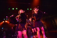 BELLRING少女ハートによるライブの様子。