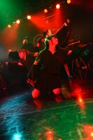 BELLRING少女ハートによるライブの様子。