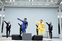 及川光博のリリース記念イベント「及川光博ダンディパーティー」の様子。