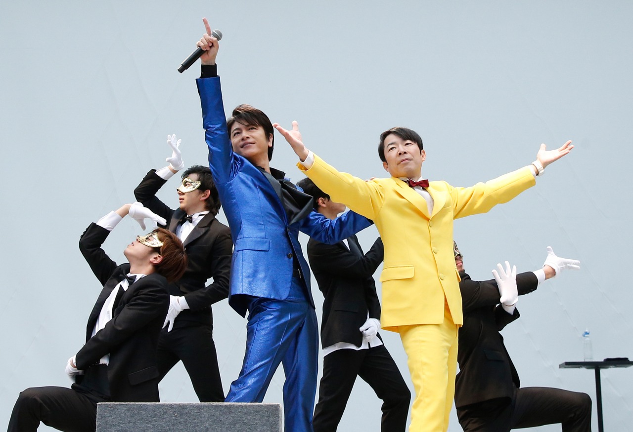及川光博のリリース記念イベント「及川光博ダンディパーティー」の様子。