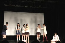 「甲殻不動戦記 ロボサン」第13話を生で演じるエビ中。