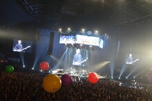 GLAY「GLAY ARENA TOUR 2014-2015 Miracle Music Hunt」宮城・セキスイハイムスーパーアリーナ公演の様子。