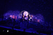 GLAY「GLAY ARENA TOUR 2014-2015 Miracle Music Hunt」宮城・セキスイハイムスーパーアリーナ公演の様子。