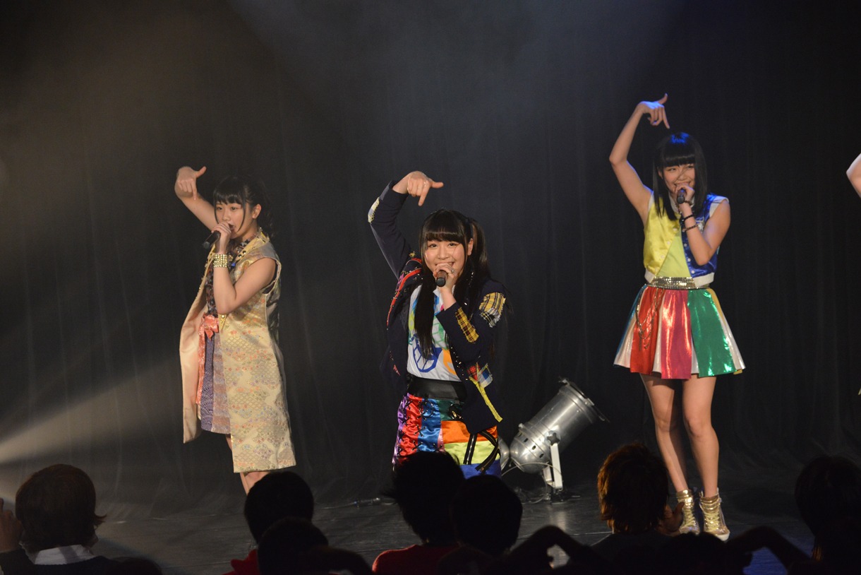 Cheeky Paradeによる3周年記念イベントの様子。