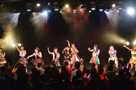 Cheeky Paradeによる3周年記念イベントの様子。