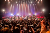 「堂島孝平 活動20周年記念公演 オールスター大感謝祭！」の様子。