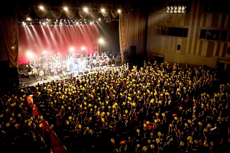 「堂島孝平 活動20周年記念公演 オールスター大感謝祭！」アンコールの様子。