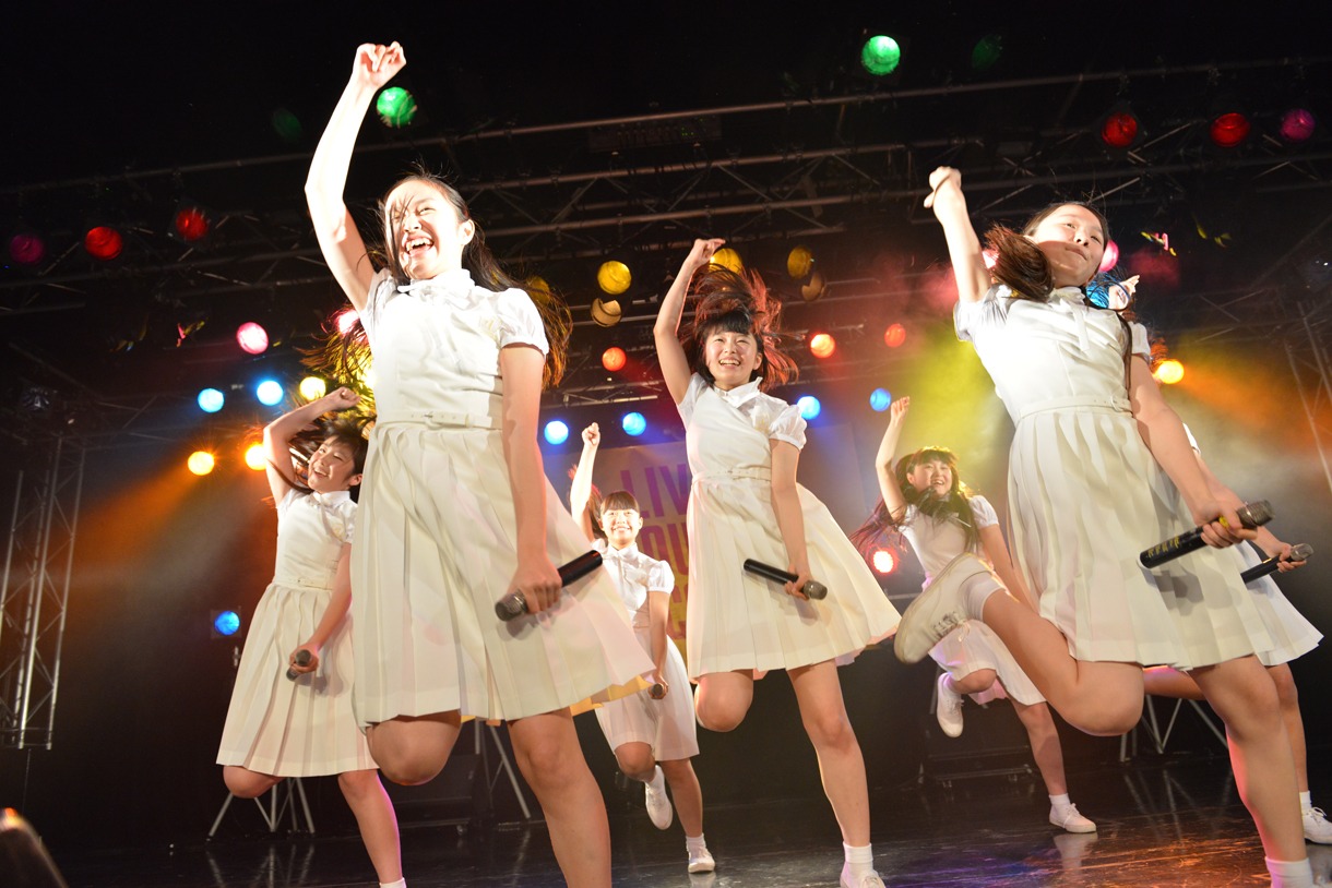 アイドルネッサンスによるライブの様子。