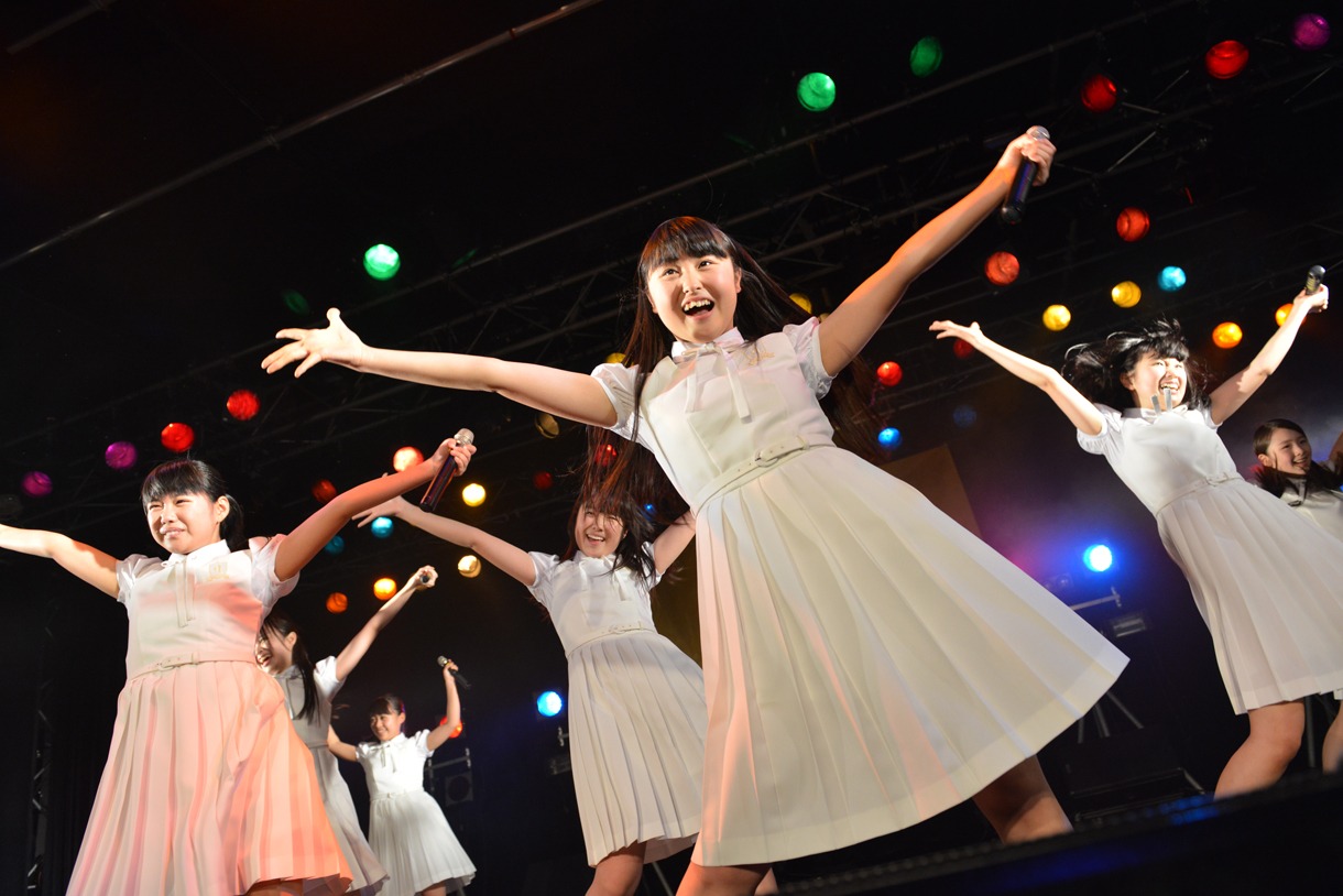 アイドルネッサンスによるライブの様子。