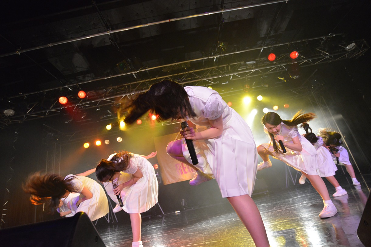 アイドルネッサンスによるライブの様子。