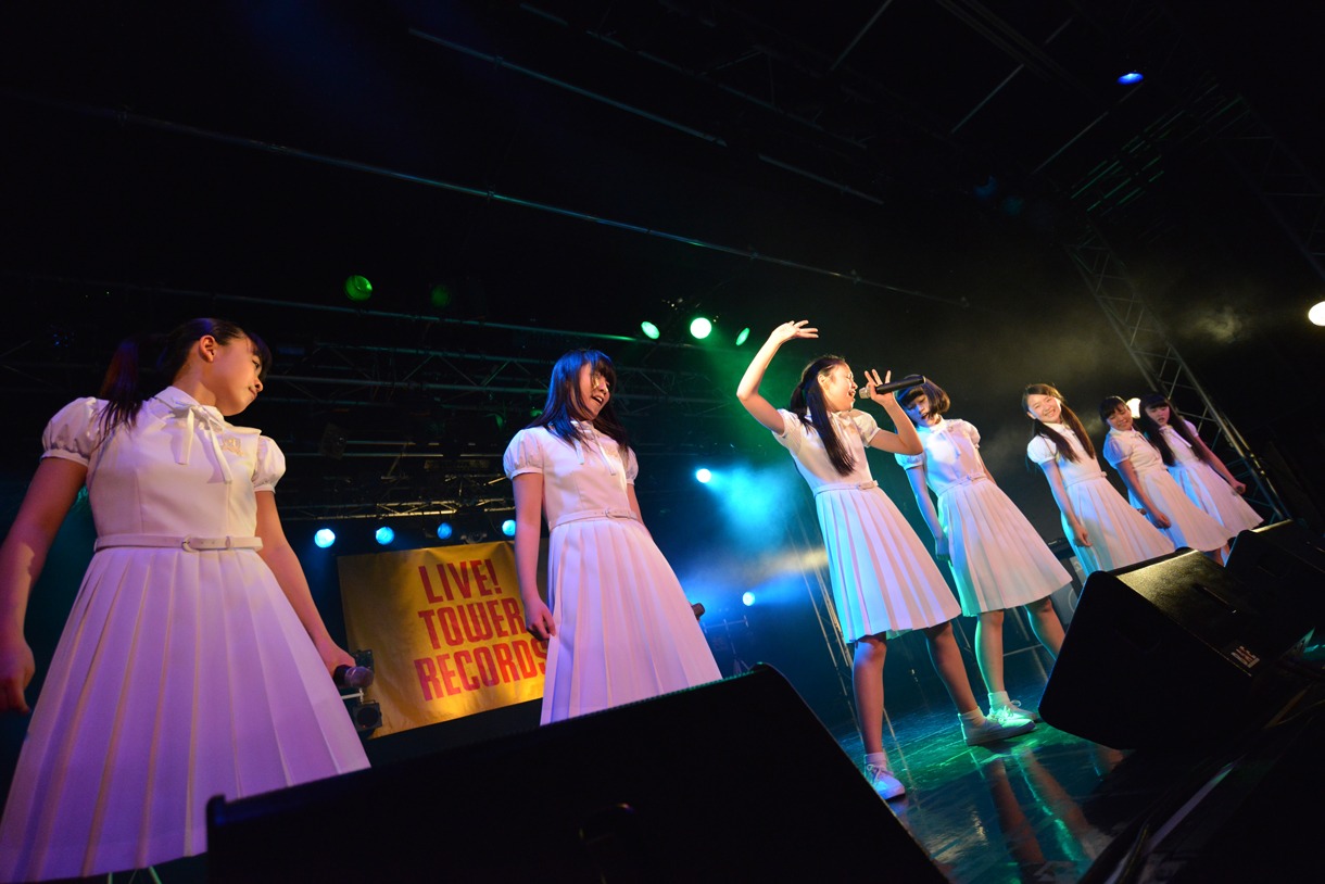 アイドルネッサンスによるライブの様子。