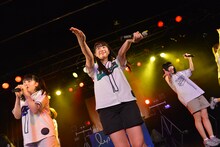lyrical schoolによるライブの様子。