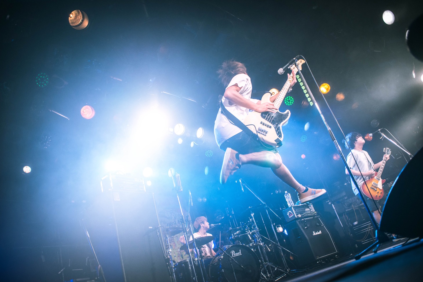 BACK LIFT「Ten Years Later TOUR 2014-2015」東京・渋谷CLUB QUATTRO公演の様子。（撮影：ヤオタケシ）