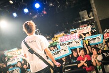 BACK LIFT「Ten Years Later TOUR 2014-2015」東京・渋谷CLUB QUATTRO公演の様子。（撮影：ヤオタケシ）