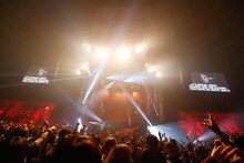 VAMPS（撮影：今元秀明、岡田貴之）