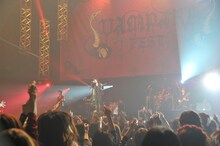 VAMPS（撮影：今元秀明、岡田貴之）