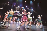 AKB48チーム4「あなたがいてくれるから。～残り27都道府県で会いましょう～」神奈川・神奈川県民ホール公演の様子。(c)AKS