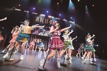 AKB48チーム4「あなたがいてくれるから。～残り27都道府県で会いましょう～」神奈川・神奈川県民ホール公演の様子。(c)AKS
