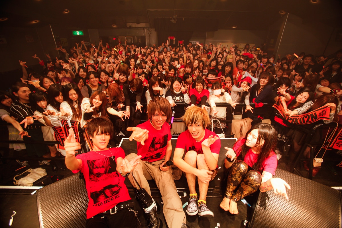 2月24日に行われた「ピクピクン・ワンマンライブ2015『耕せピクラー！オマエと始める新しい稲妻☆』」の模様。