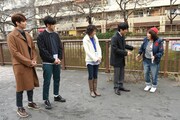 左からチャンミン、ユンホ、賀来千香子、安住紳一郎アナウンサー、黒沢かずこ。(c)TBS