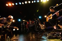 左から森広隆、村石雅行、大橋卓弥。（撮影：タカハシアキラ［CRYSTAL-STYLE］）