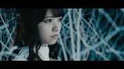 乃木坂46「命は美しい」PVのワンシーン。