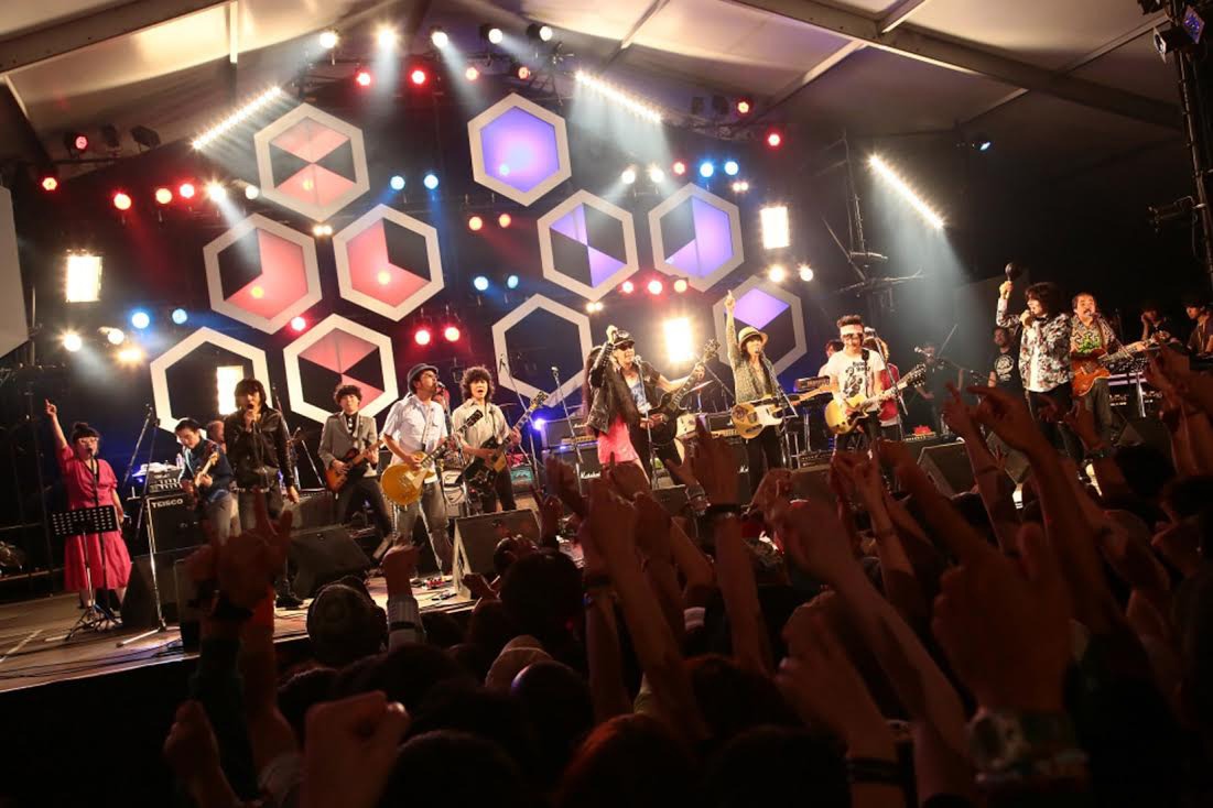 “FRIDAY NIGHT SESSION”の様子。(c)RISING SUN ROCK FESTIVAL 2014 in EZO（撮影：柴田恵理）