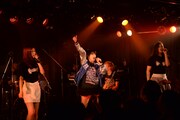 「ユルネバ～キミは一人じゃない～LIVE」東京・下北沢GARDEN公演の様子。