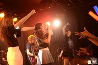 「ユルネバ～キミは一人じゃない～LIVE」東京・下北沢GARDEN公演の様子。