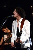小林太郎「DOWNBEAT」発売記念インストアライブの様子。