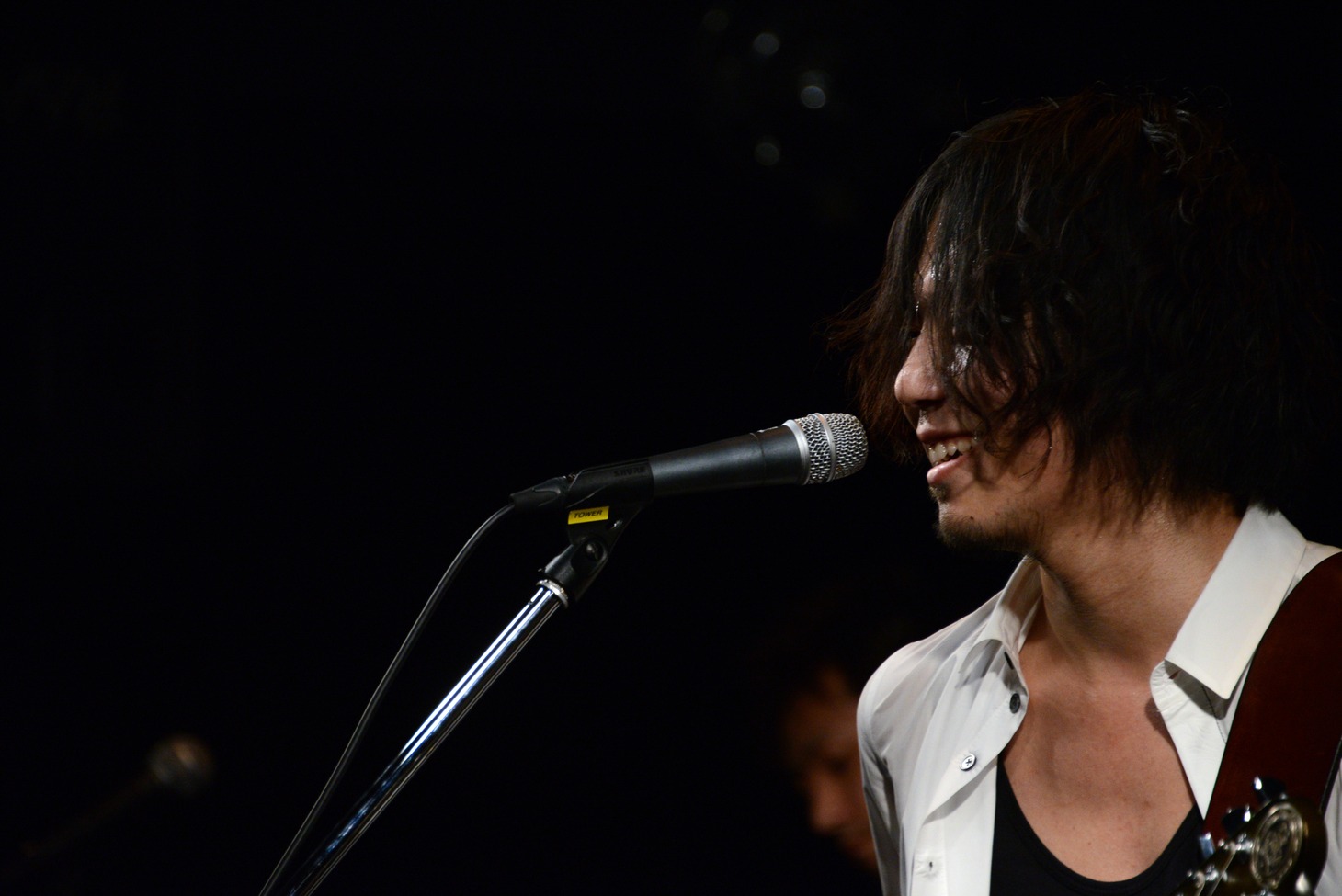 小林太郎「DOWNBEAT」発売記念インストアライブの様子。