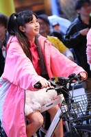 発電する彩木咲良。