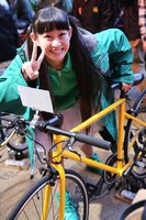 発電する根岸可蓮。