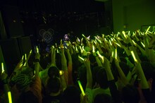 BELLRING少女ハートによるライブの様子。