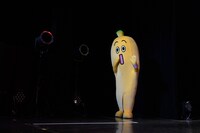 下手にハケるナナナ。