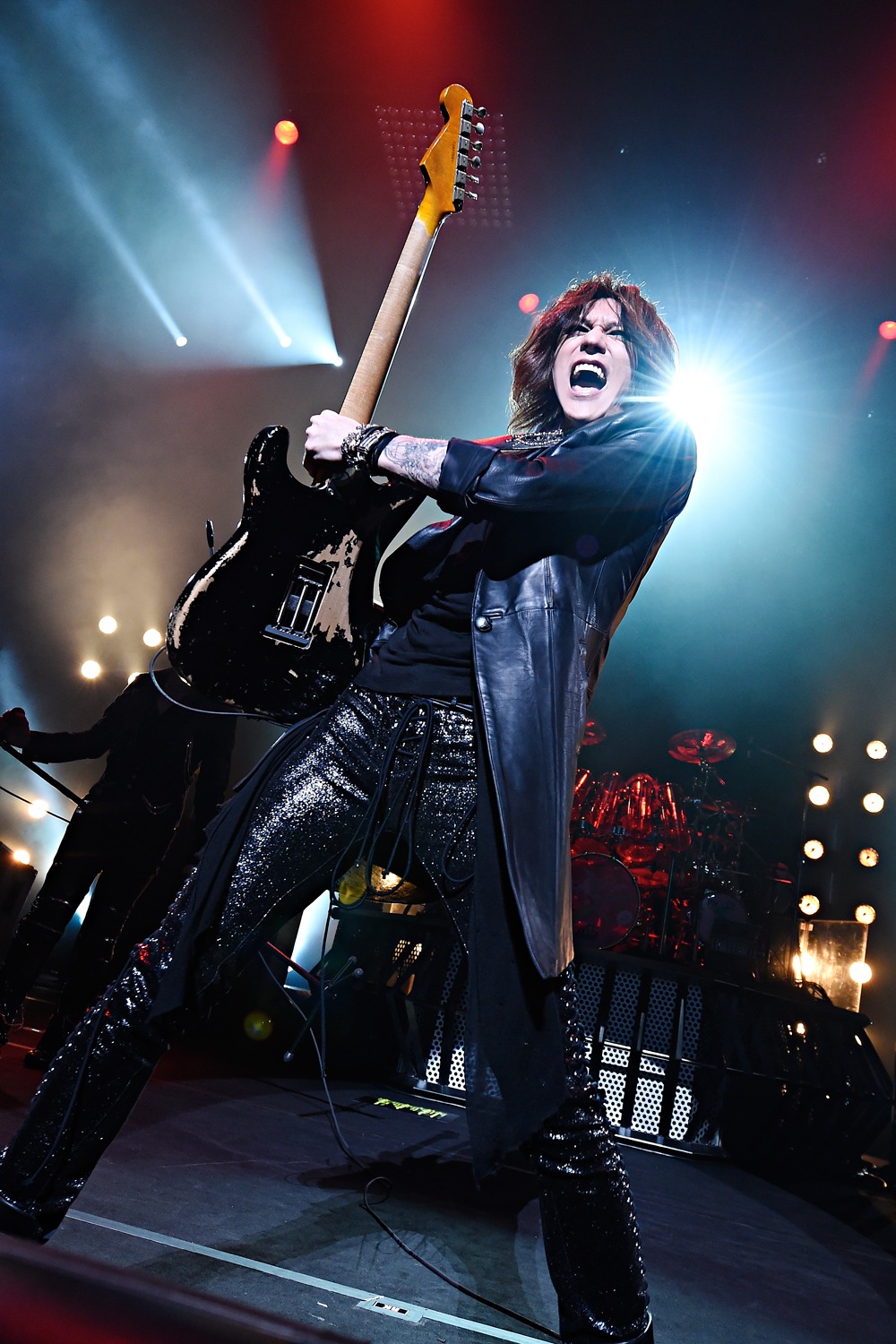 SUGIZO（G）