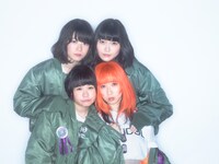 BILLIE IDLE。写真左下がヒラノノゾミ、右下がファーストサマーウイカ。