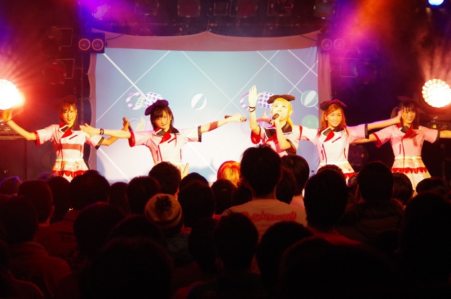 「Doll☆Elements First Japan Tour ～春が来た！ゆるゆるごとごとトナリでいこう！～」埼玉・西川口Hearts公演の様子。
