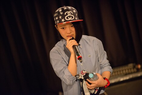 心情を語るMC MIRI。