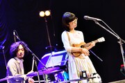 つじあやの「つじあやのTOUR2015 "rendezvous" vol.4」東京・東京キネマ倶楽部の様子。