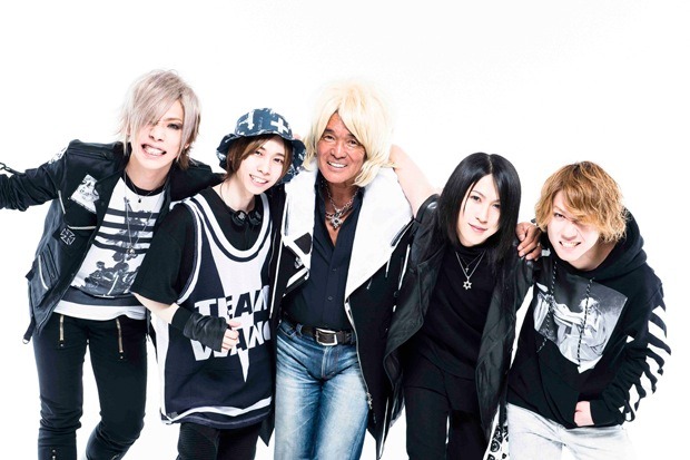 SHIGERUを交えた編成のSuG。