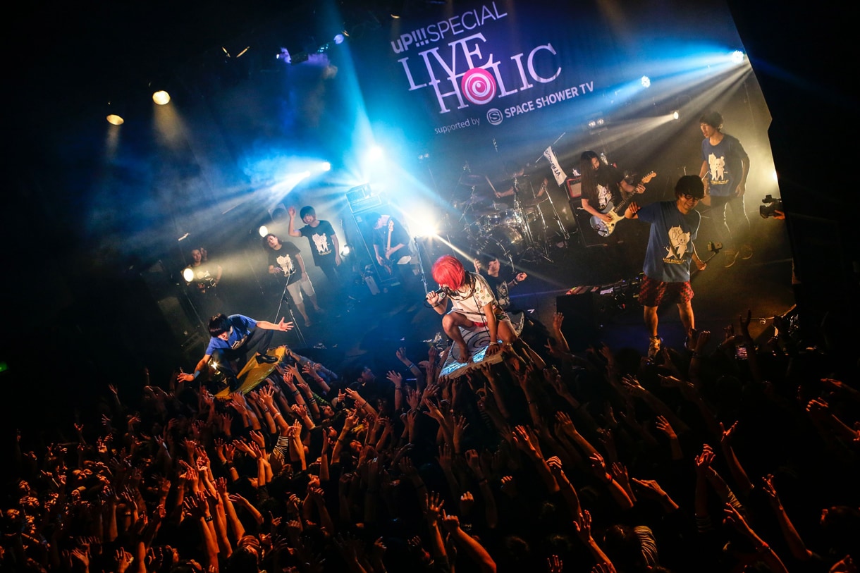 アルカラ×キュウソ、“ダブル筋斗雲”も飛び出した熱狂の一夜