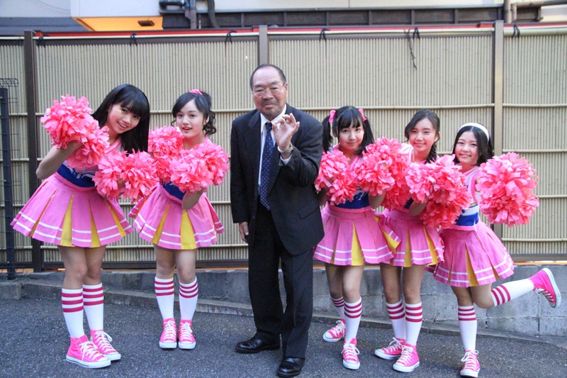 つりビットとガッツ石松（写真左から3番目）。