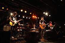 竹原ピストル「竹原ピストル（ズ）ワンマンショー “BEST BOUT”」東京・新宿BLAZE公演の様子。（撮影：中河原理英）