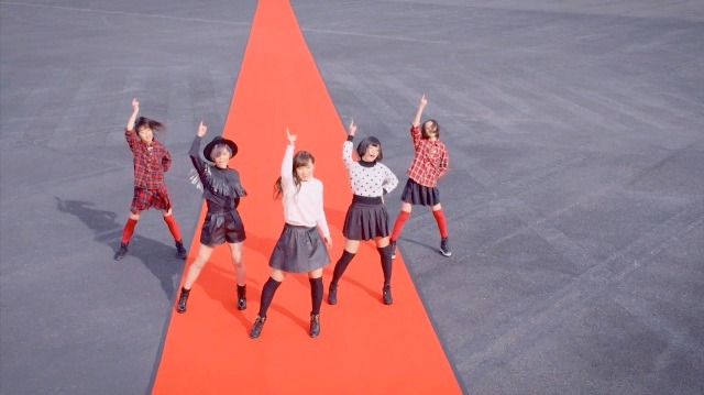 「MY→WAY」ビデオクリップのワンカット。
