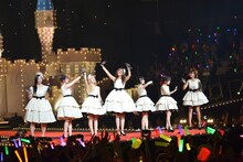 Berryz工房によるラストコンサートの様子。