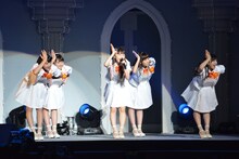 3月3日に行われたBerryz工房の東京・日本武道館公演「Berryz工房 ラストコンサート2015 Berryz工房行くべぇ～！」に出演したカントリー・ガールズ。