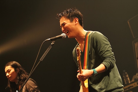 渡會将士（Vo, G）（撮影：オオタシンイチロウ［scene16works］）