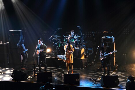 FoZZtone「『Return to Earth』TOUR」東京・赤坂BLITZ公演の様子。（撮影：オオタシンイチロウ［scene16works］）
