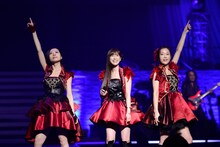 Kalafina「LIVE THE BEST 2015 」の様子（写真は1月10日公演のもの）。